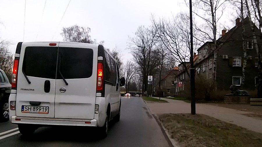 Zabrze - gość minął mnie na gazetę pomimo tego, że w tym miejscu droga jest dość szeroka