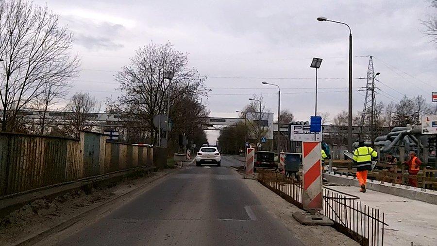Remont trwa w najlepsze... zastanawiałem się nawet czy nie próbują poszerzyć tego wiaduktu... ale nie