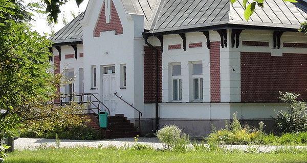 Neorenesansowy pałac z 1880 roku w Kozuli