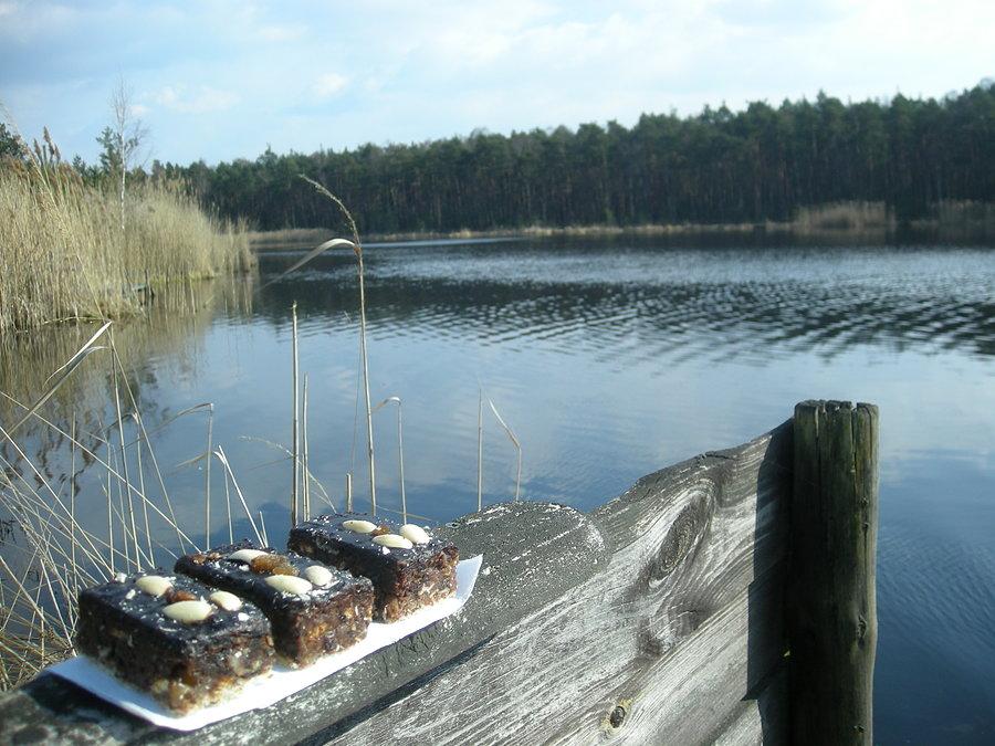 Mazurek nad niemazurskim jeziorem