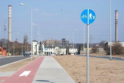 DDR wzdłuż ulicy Chopina, po jednej i drugiej stronie