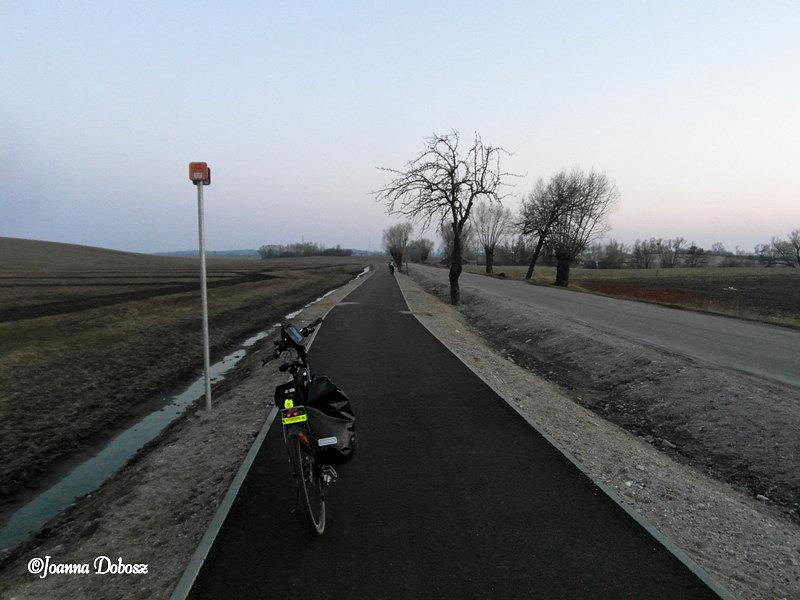 Noo i piękna droga rowerowa aż 2 km prowadząca do Lidzbarka Warmińskiego