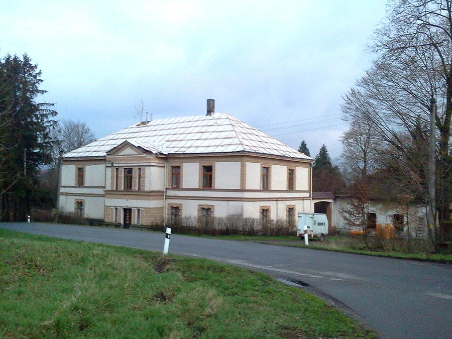 Dwór w Dolnych Toszanowicach