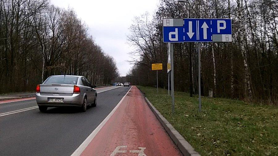 Chyba wszystko się wyjaśnia... znaki informujące o parkingu na DDR mówią wiele