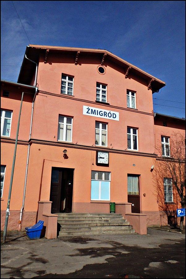 Budynek dworca PKP w Żmigrodzie