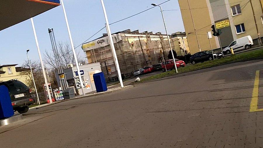 Na skróty przez stację