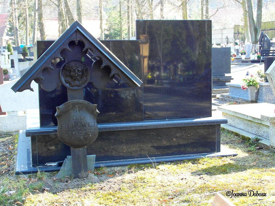 Cmentarz komunalny z zabytkowymi nagrobkami - Lidzbark Warmiński