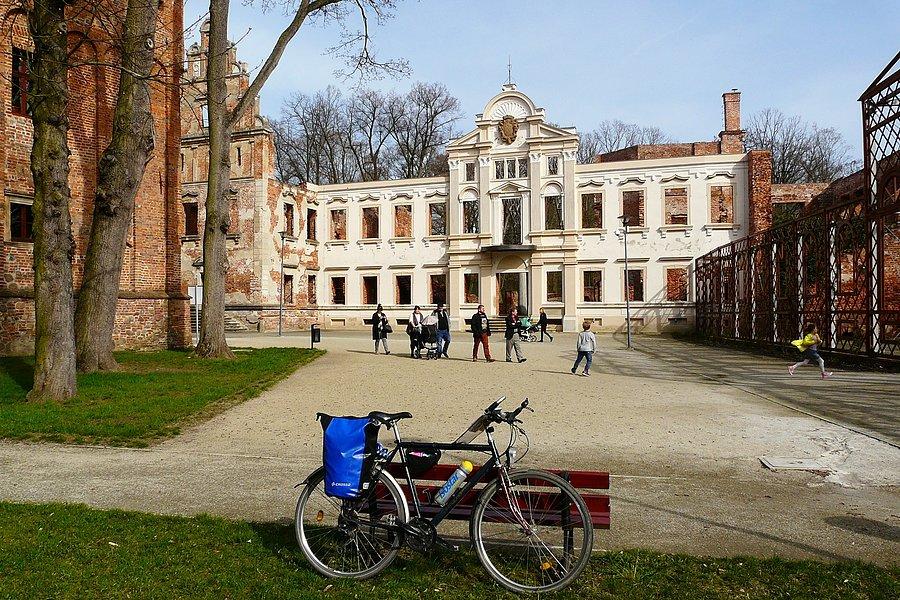 Żmigród, pałac