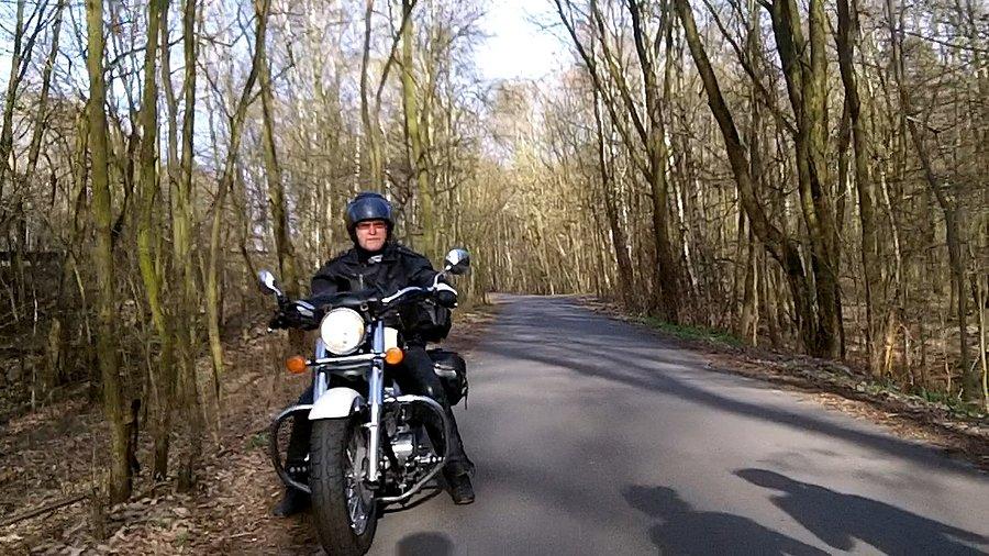 Zdziwiony motocyklista :)
