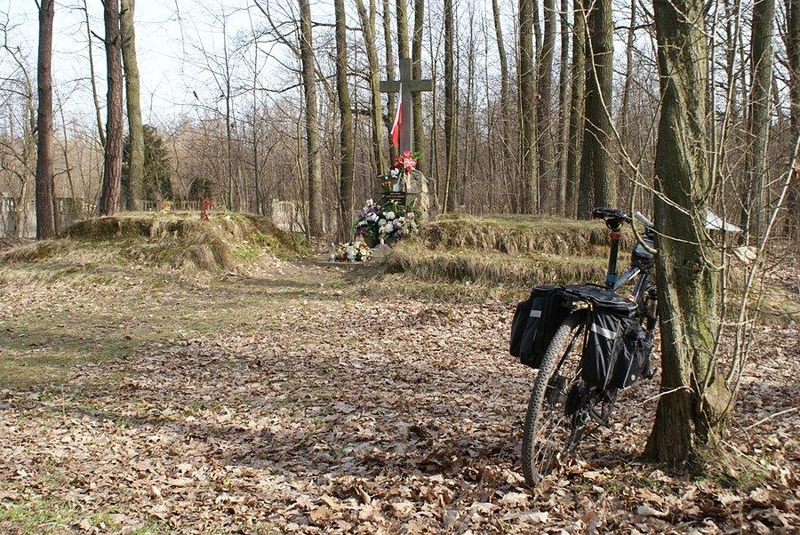 Przy PK 16 - Kaletnik - Zbiorowa mogiła żołnierzy I wojny światowej