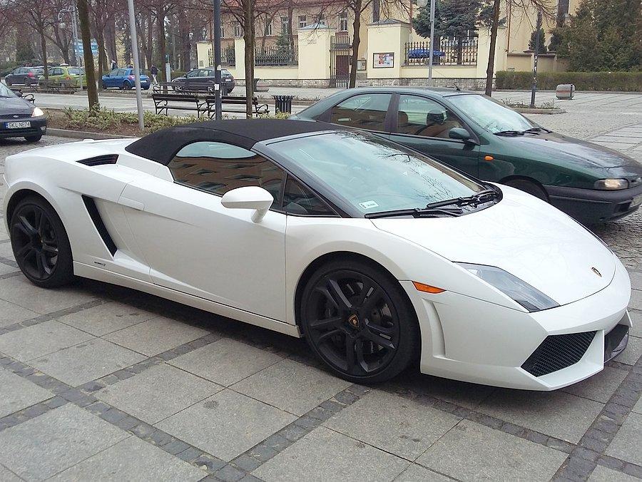 Lamborghini w Alejach