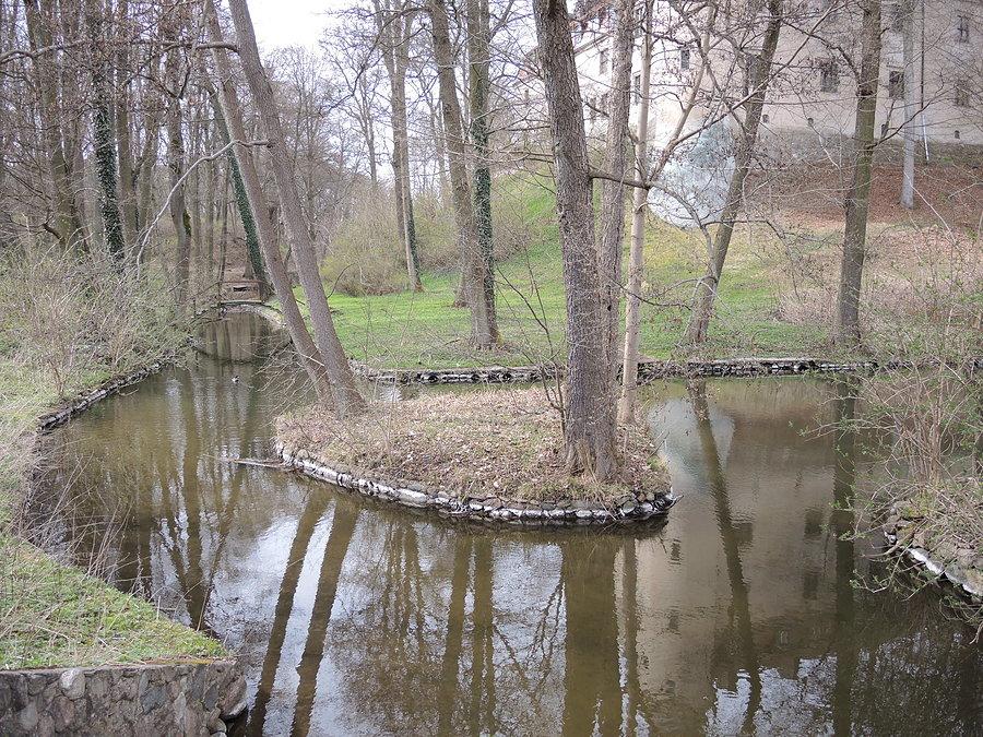 Park otaczający zamek