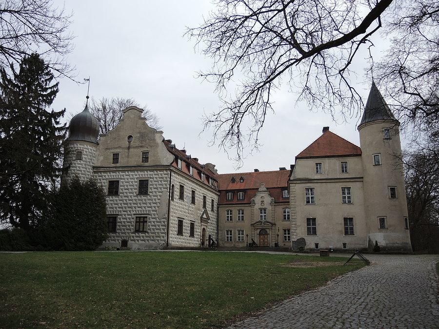 Renesansowy zamek Wedlów w Tucznie (XVI w.)