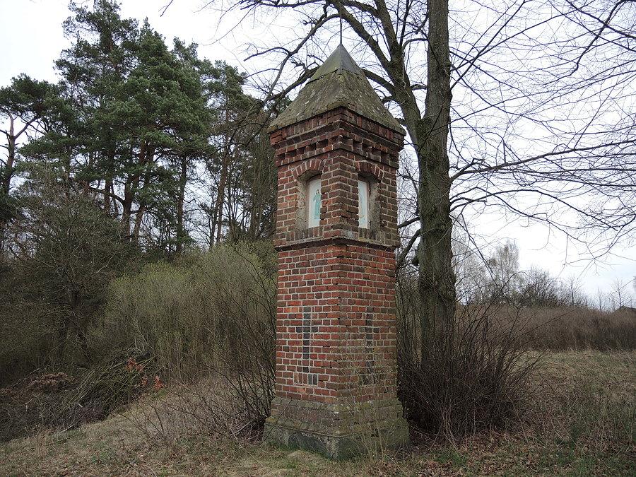 Miłogoszcz - kapliczka przydrożna