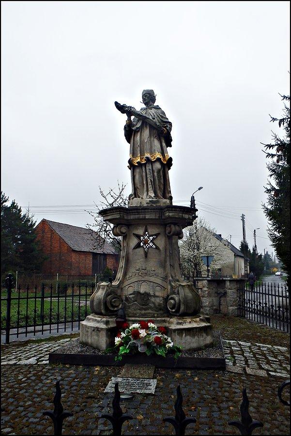 Nepomuk w Mrozowie