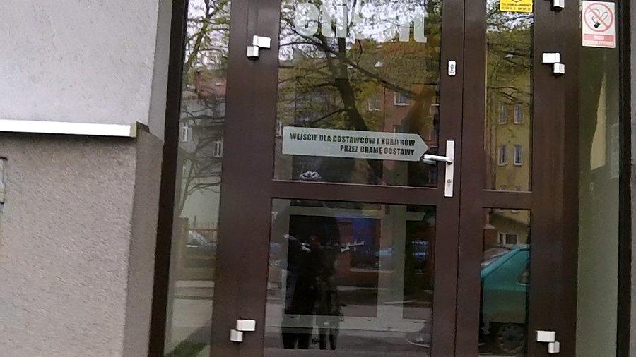 Już przed firmą