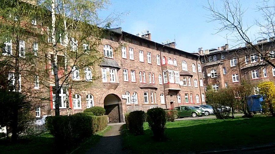 Gdyby jeszcze tych samochodów tu nie było