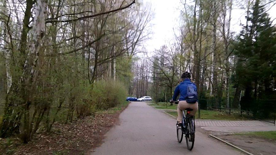 Jeden z pierwszych rowerzystów dzisiaj - w zasadzie rowerzystek