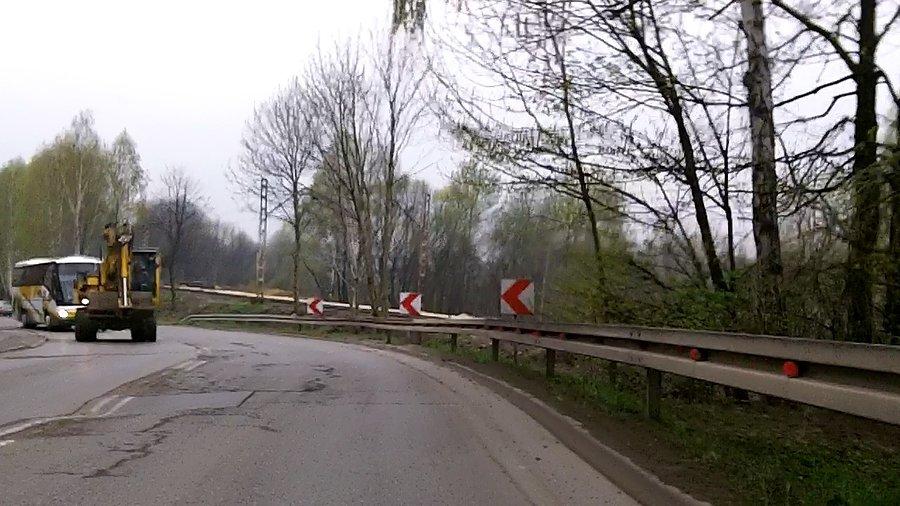 Boję się, że ktoś wpadnie na pomysł wyprzedzania na tym łuku... kilka razy to przeżyłem