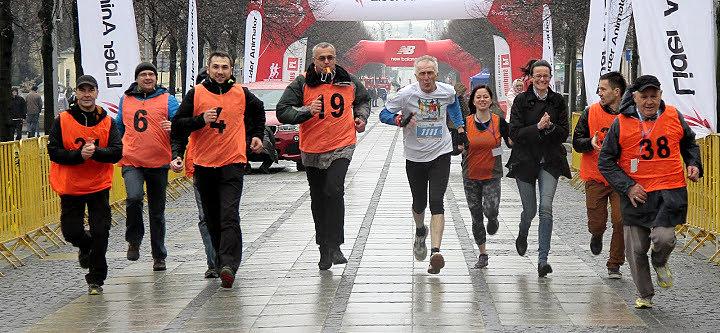 8 Bieg Częstochowski - finisz w klubowej eskorcie