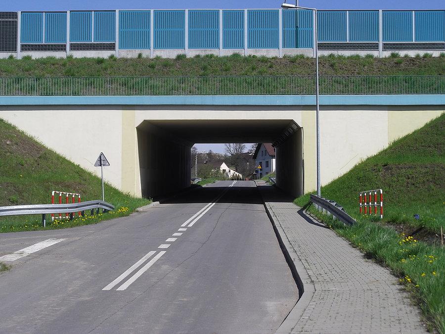 Przejazd pod autostradą