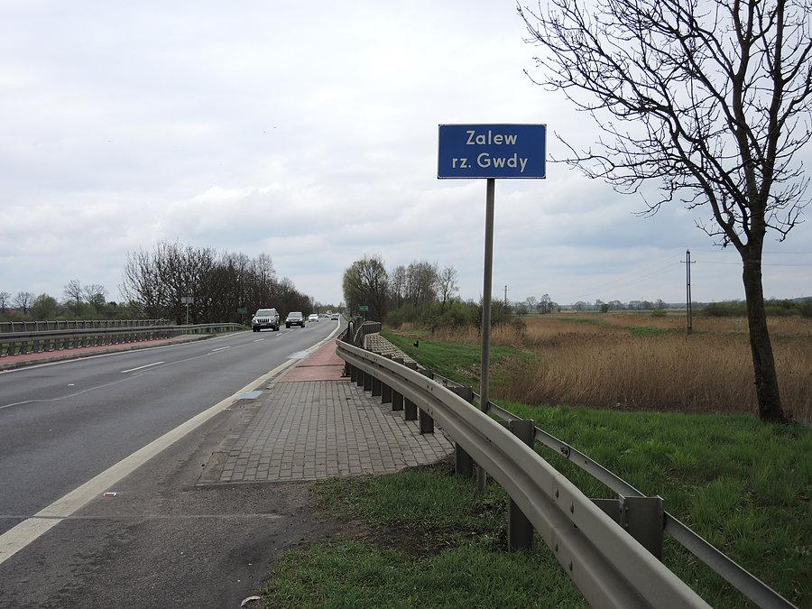Zalew rzeki Gwdy - trasa w kierunku Piły