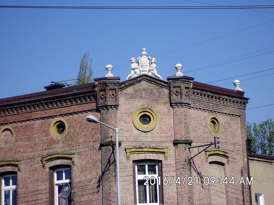Rok budowy: 1892 (kamienica obok ronda na Zgodzie) - Świętochłowice