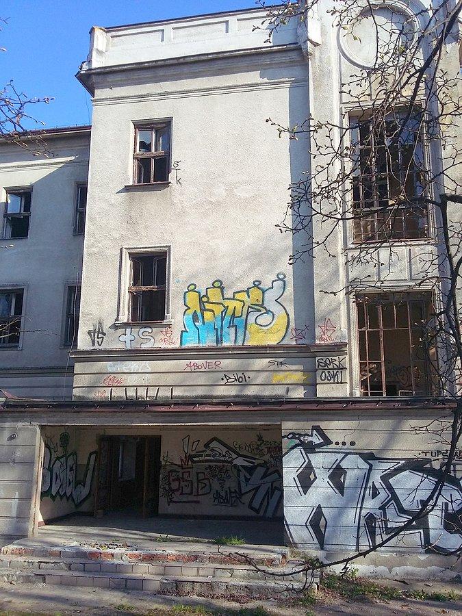 Dawny budynek Wyższej Szkoły Pedagogicznej w Częstochowie pry ulicy Jasnogórskiej 64 III