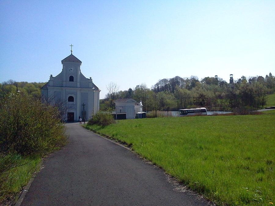 Stara Karwina, krzywy kościół