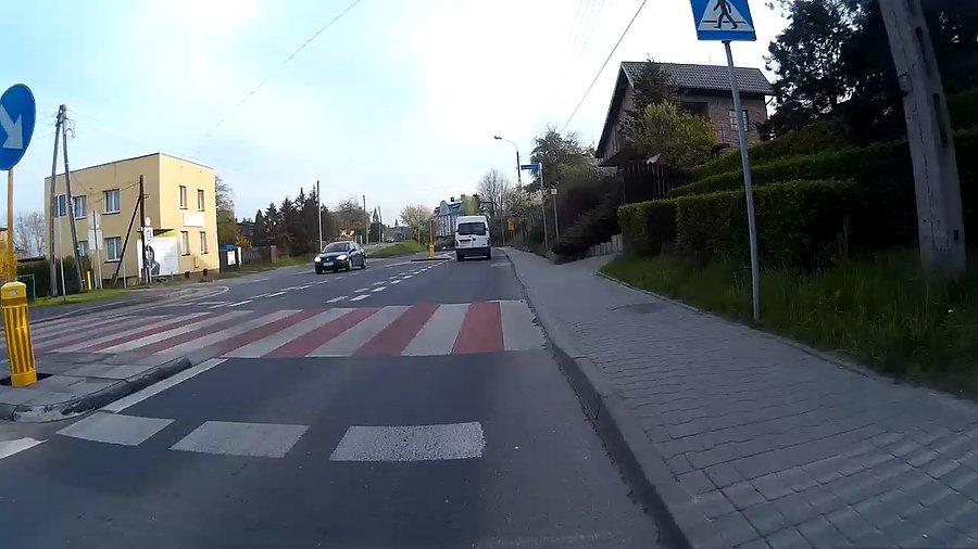Wysepka, zwężenie, przejście dla pieszych, skrzyżowanie