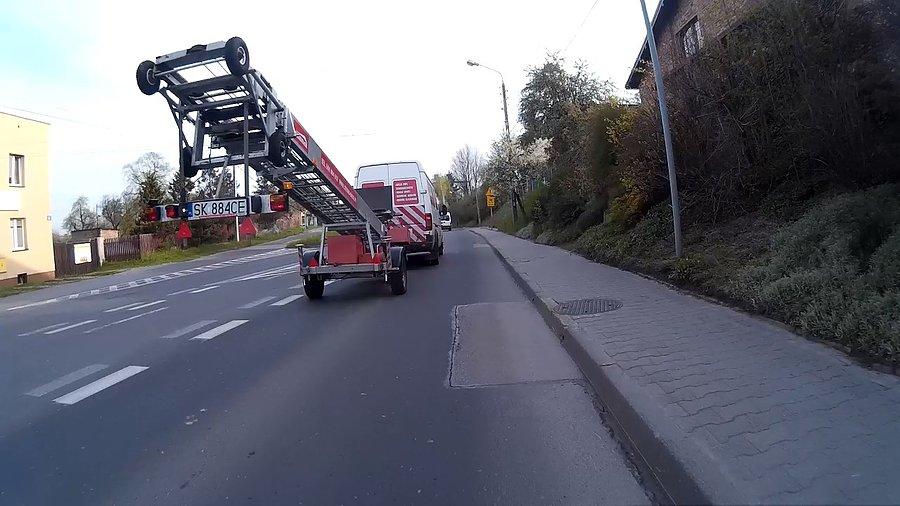 A echo odpowiedziało..... mać... mać