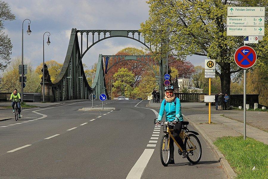 Aga przed wjazdem na Most Szpiegów