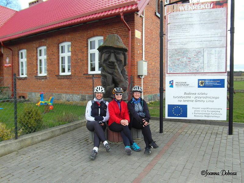 Wieś Kętrzyno zamieszkuje Wëkrëkùs