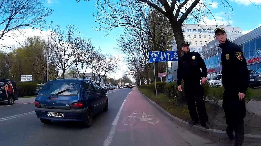 Co ciekawe dzisiaj to rowerówka a nie parking, czyżby Straż Miejska coś kombinowała?