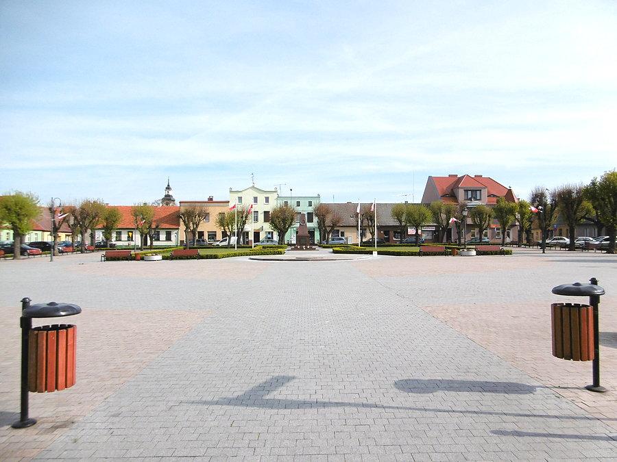 Rynek w Książu