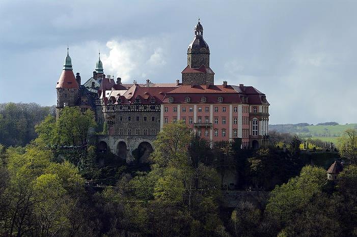 Książ