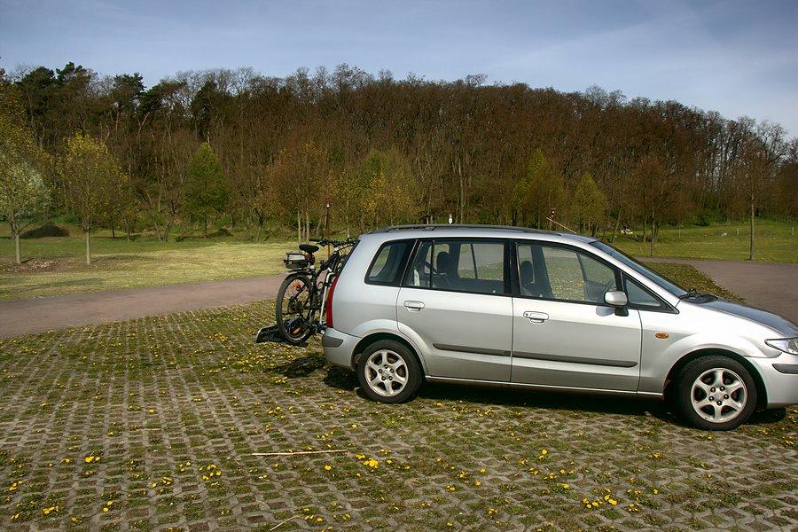 Docieram na parking w Mescherin i przesiadam się na rower