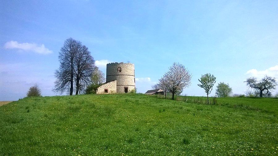 Ruiny młyna w Kadłubcu