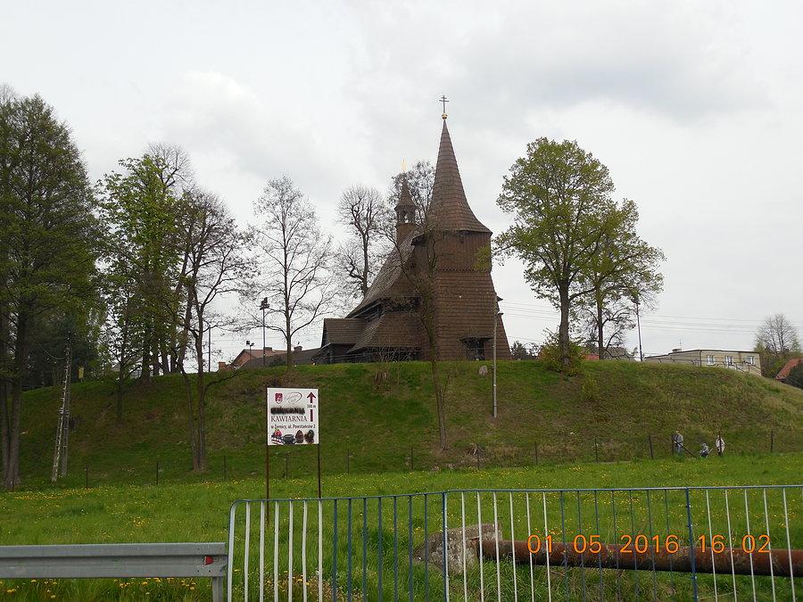 Kościół w Żernicy od strony wieży