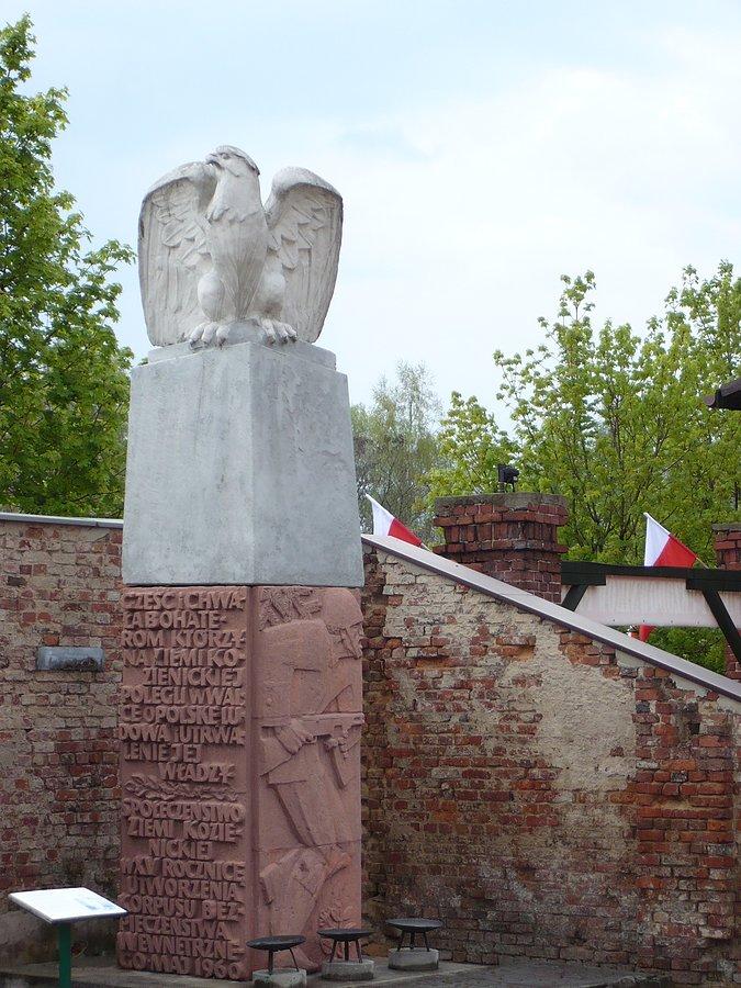 Szkoda, że historia (jaka by nie była) ląduje na śmietnikach