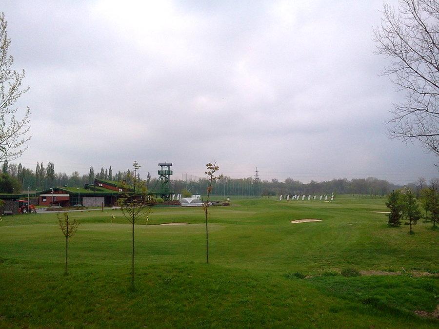 Pola golfowe Lipiny na zrekultywowanych hałdach
