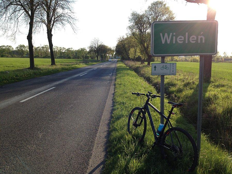 Wieleń - wjazd od strony Jędrzejewa