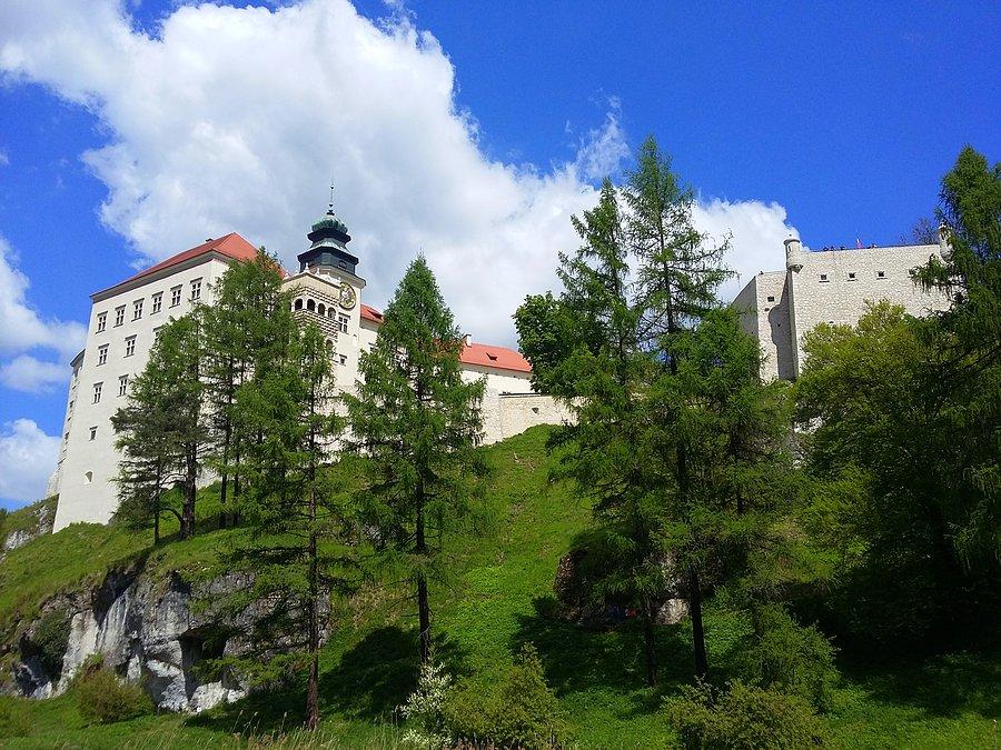 Odnowiony zamek w Pieskowej Skale