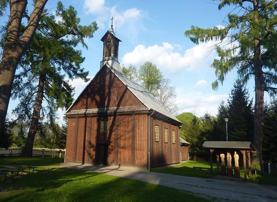 Drewniany kościół w Skułach (z 1678 r.)