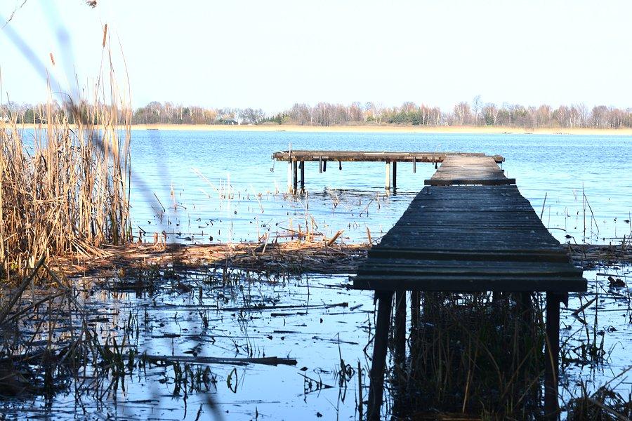 Kładka nad jeziorem Kunów