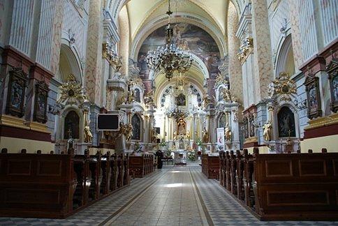 Wnętrze Sanktuarium w Janowie Lubelskim