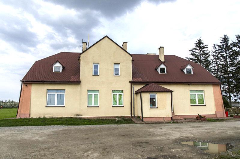 Dworek w Głazowie - dzisiaj to szkoła