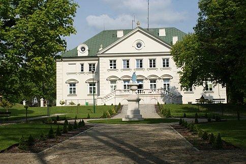 Dworek - obecnie Dom Pomocy Społecznej w Gościeradowie