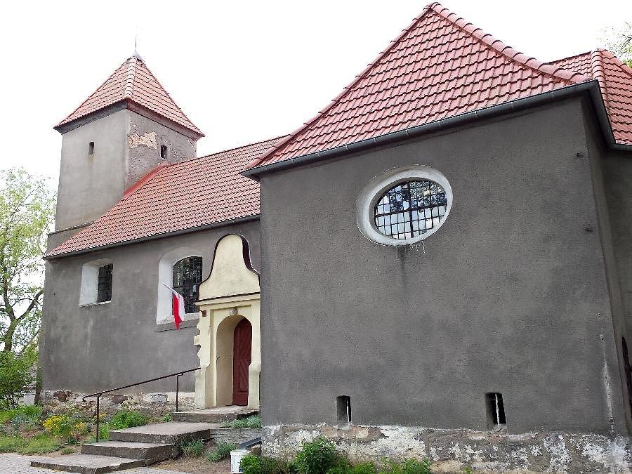 Bytowo - Kościół filialny p.w. św. Wojciecha Biskupa Męczennika z XVII w