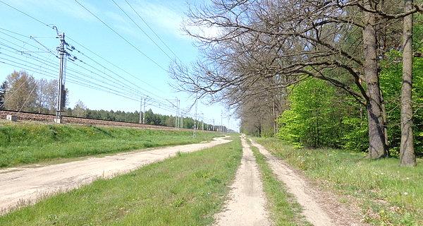 Wzdłuż torów w kierunku Porosiuk